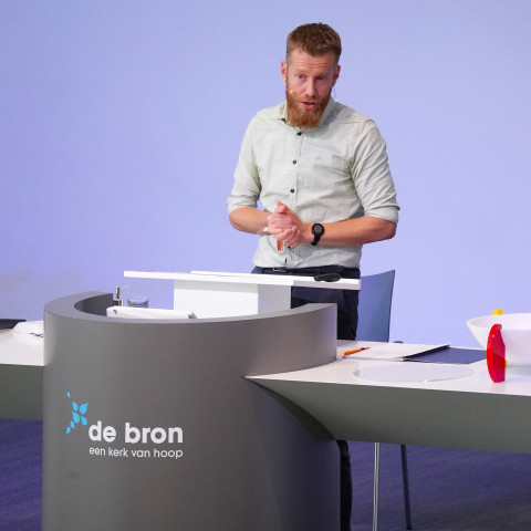de bron diensten anko oussoren